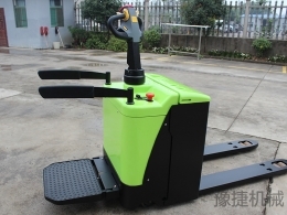 华体会体育-华体会体育·(中国)官方网站
机械提醒：电瓶搬运车的日常维护